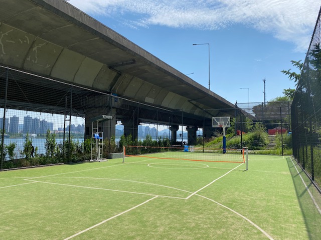 2026년 족구장1-이촌한강공원(한남) 농구/족구 경기장(족구장 농구장 통합예약) 대표 이미지