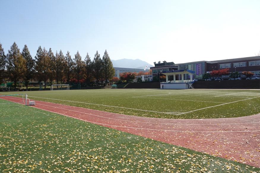한국폴리텍대학 충주캠퍼스 운동장 대표 포스터